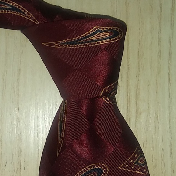 Robert Talbott “Best of Class” Classic Paisley Tie - Picture 6 of 8